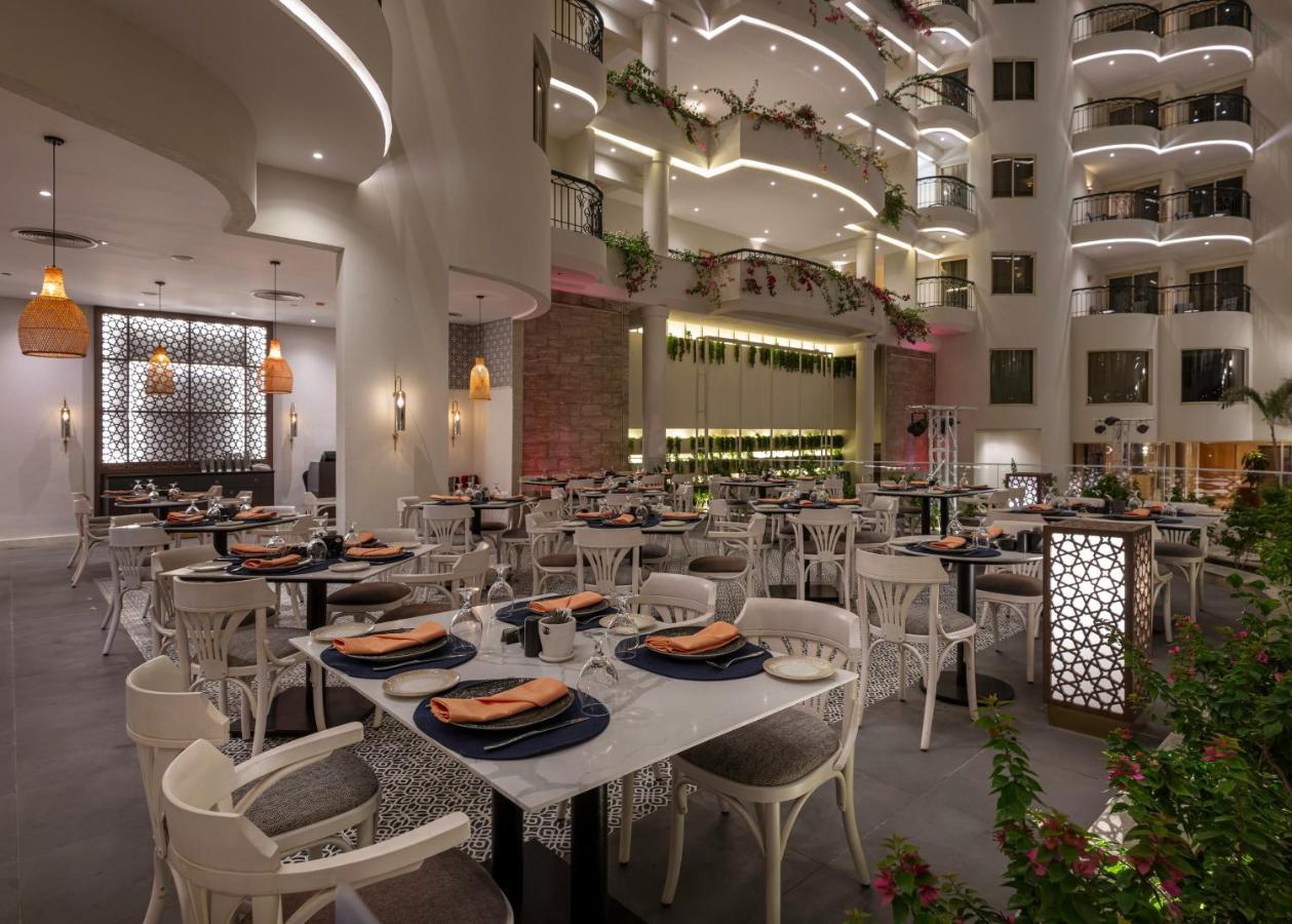 Steigenberger Nile Palace Luxor - Convention Center Esterno foto The restaurant