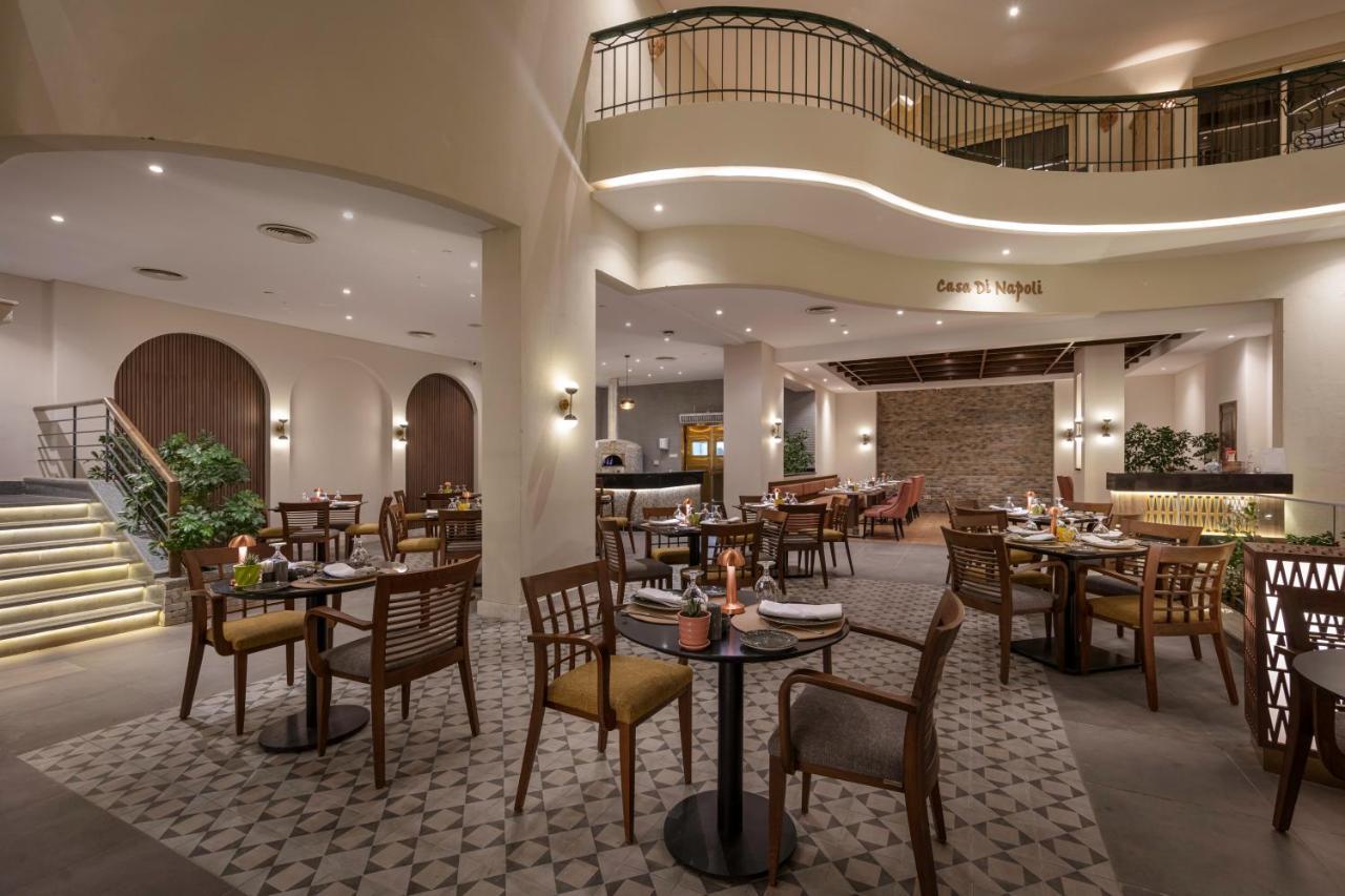 Steigenberger Nile Palace Luxor - Convention Center Esterno foto The restaurant