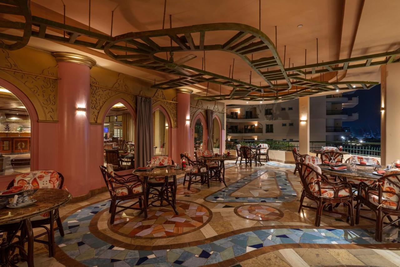 Steigenberger Nile Palace Luxor - Convention Center Esterno foto The restaurant