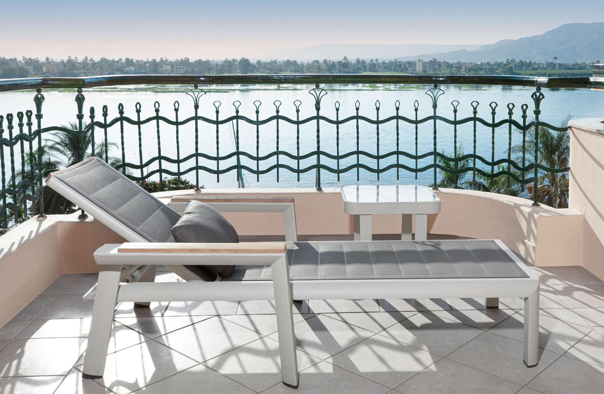 Steigenberger Nile Palace Luxor - Convention Center Esterno foto A solar water heater