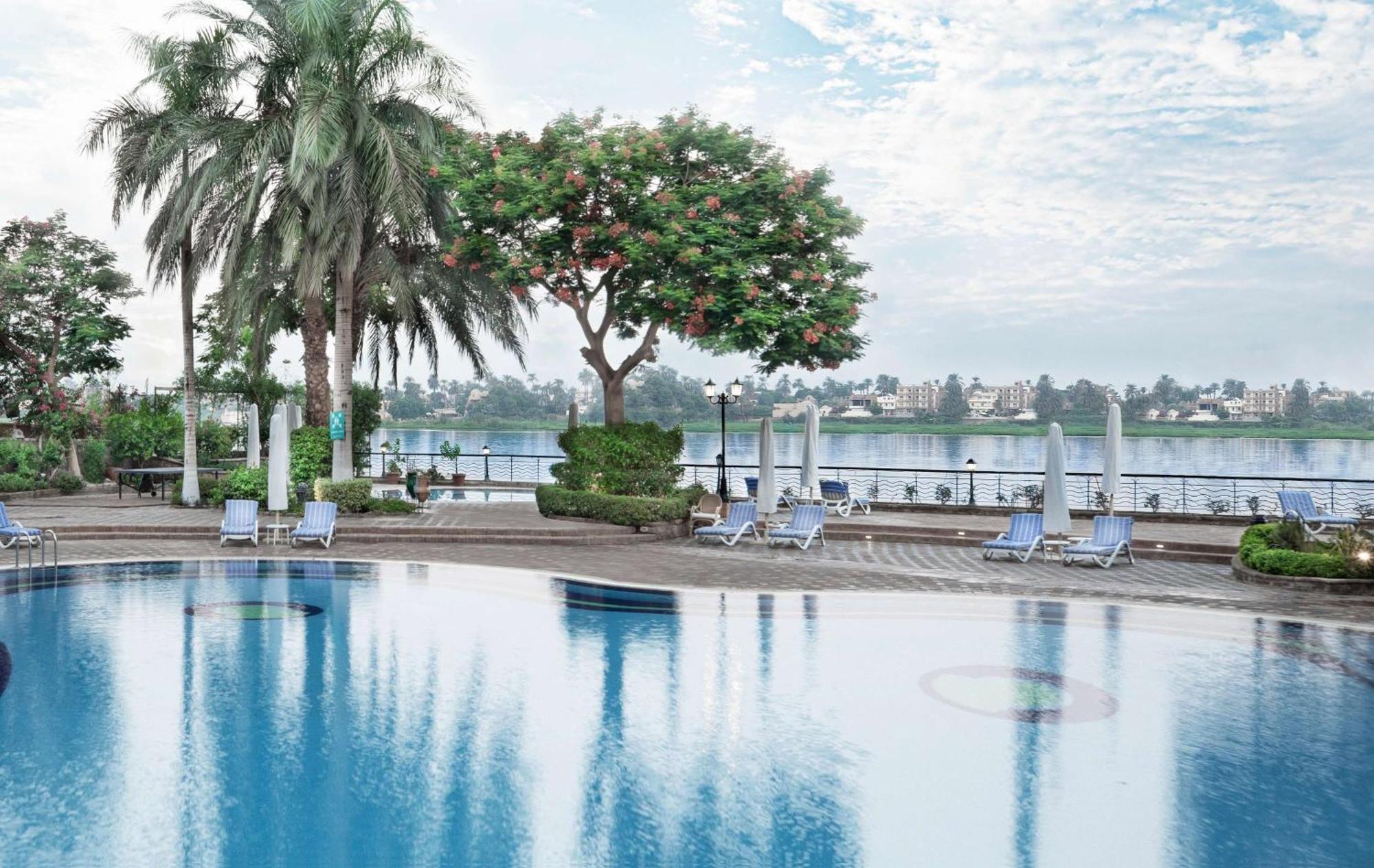 Steigenberger Nile Palace Luxor - Convention Center Esterno foto The Nile view from the hotel